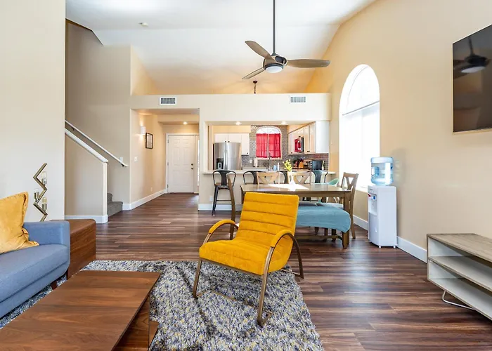 Villa Mountain Jewel Modern Townhome In The Pines Great Location Near Downtown Flagstaff