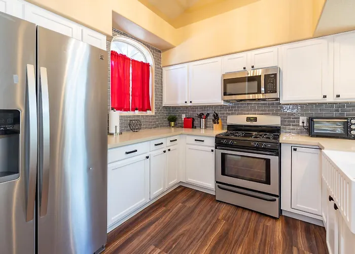 Mountain Jewel Modern Townhome In The Pines Great Location Near Downtown Villa