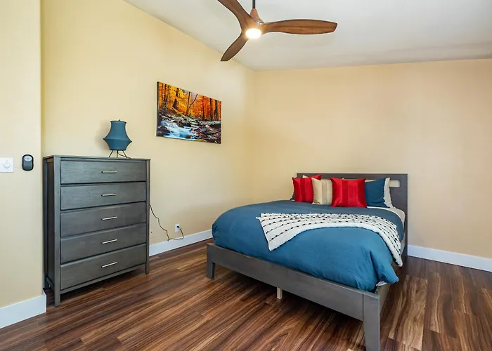 Mountain Jewel Modern Townhome In The Pines Great Location Near Downtown *