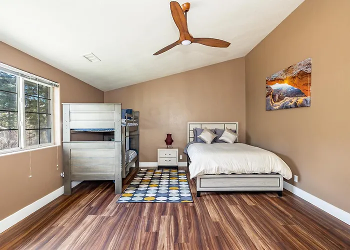 Mountain Jewel Modern Townhome In The Pines Great Location Near Downtown Villa