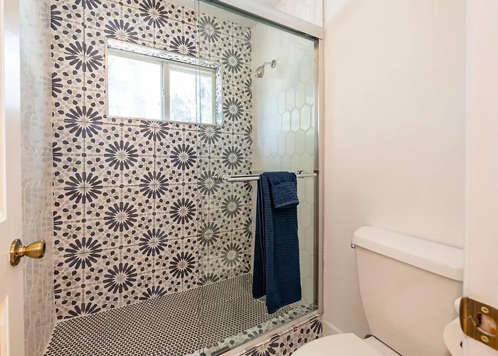 Villa Mountain Jewel Modern Townhome In The Pines Great Location Near Downtown