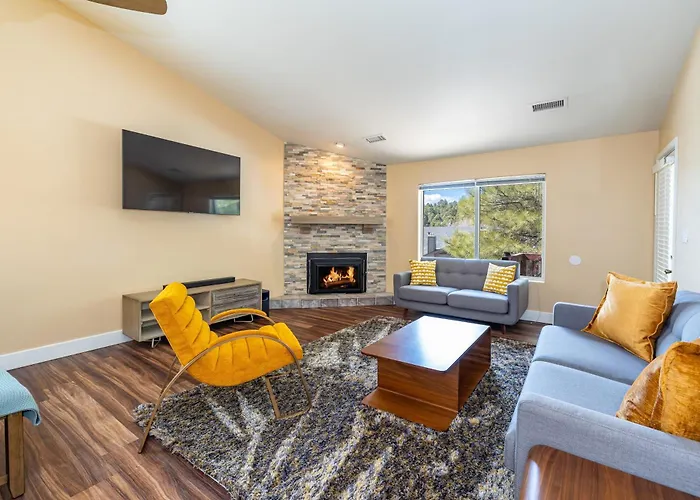 Mountain Jewel Modern Townhome In The Pines Great Location Near Downtown Villa Flagstaff