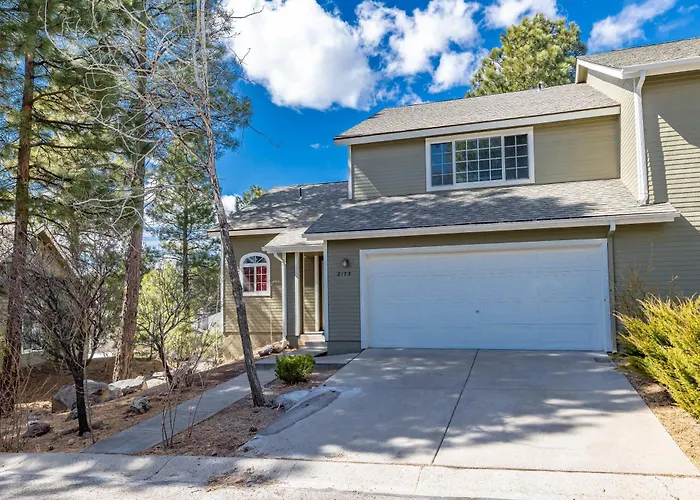 Villa Mountain Jewel Modern Townhome In The Pines Great Location Near Downtown Flagstaff