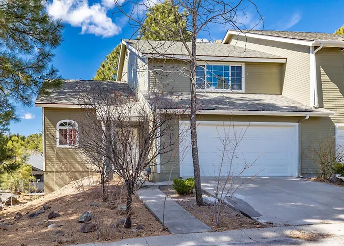 Mountain Jewel Modern Townhome In The Pines Great Location Near Downtown Flagstaff