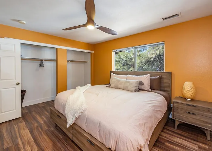 Mountain Jewel Modern Townhome In The Pines Great Location Near Downtown Flagstaff