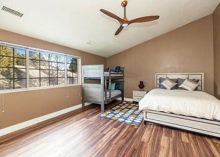 Villa Mountain Jewel Modern Townhome In The Pines Great Location Near Downtown
